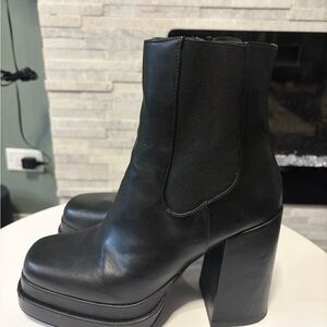 Chunky heel platform boots